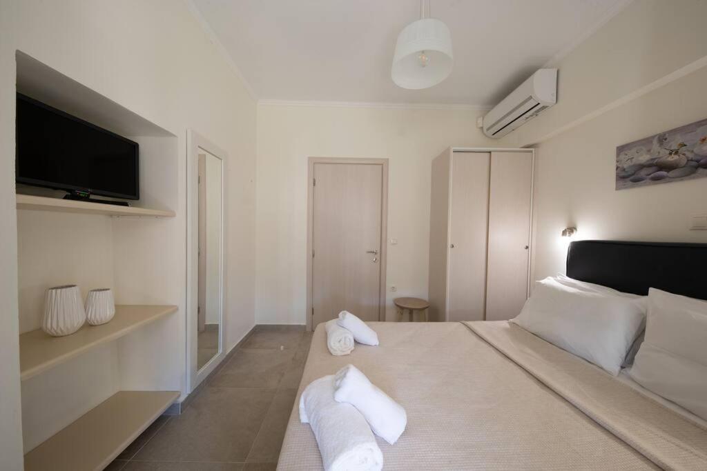 Family Portes With Panoramic View! * Pithos
