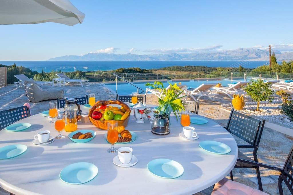 Family Portes With Panoramic View! Villa Pithos