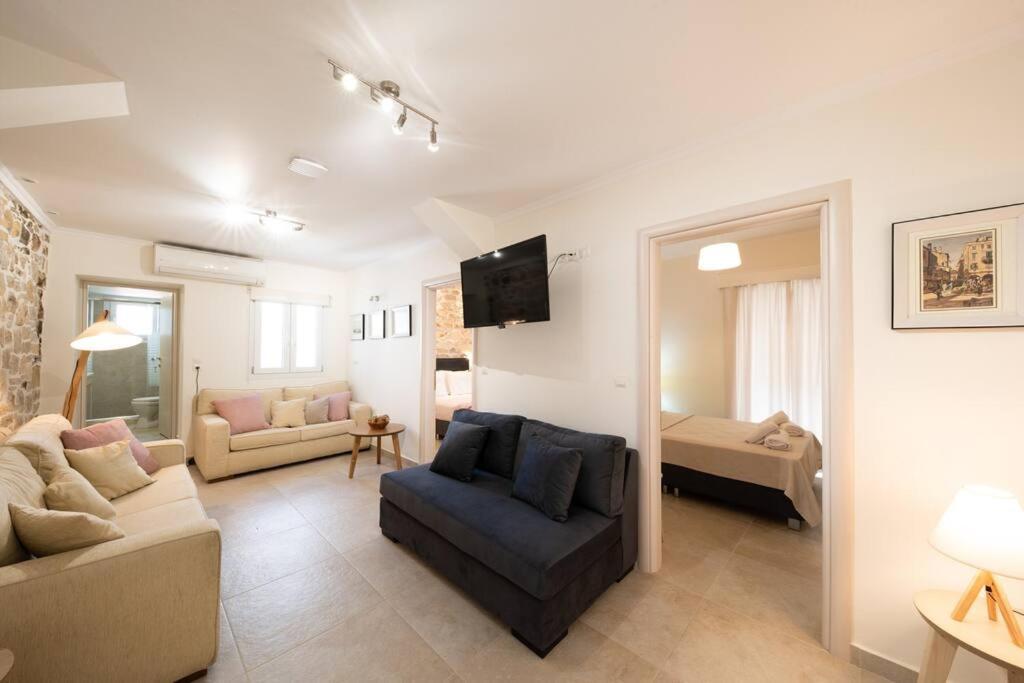 Family Portes With Panoramic View!
