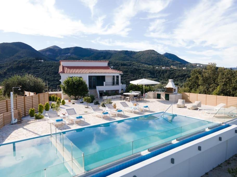 Family Portes With Panoramic View! Villa