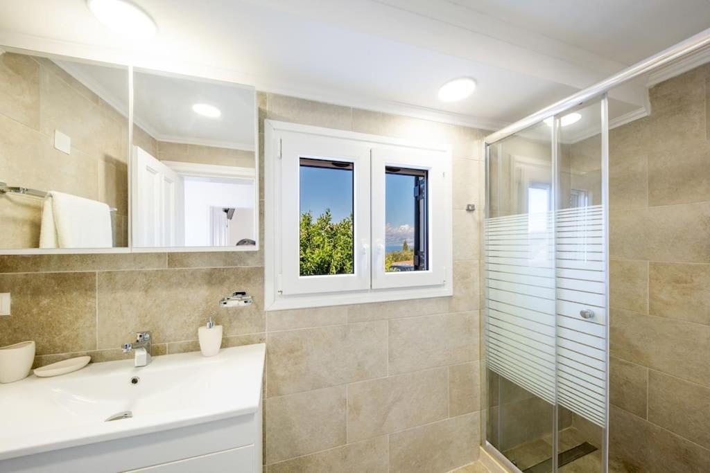 Family Portes With Panoramic View! Villa