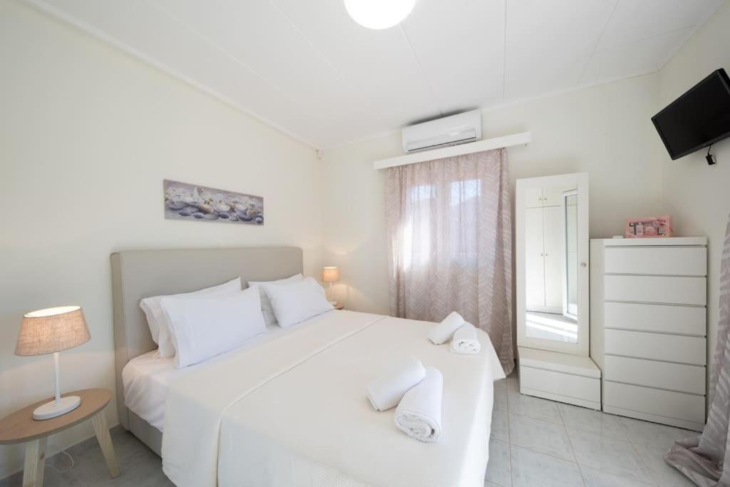 Family Portes With Panoramic View! Villa Pithos