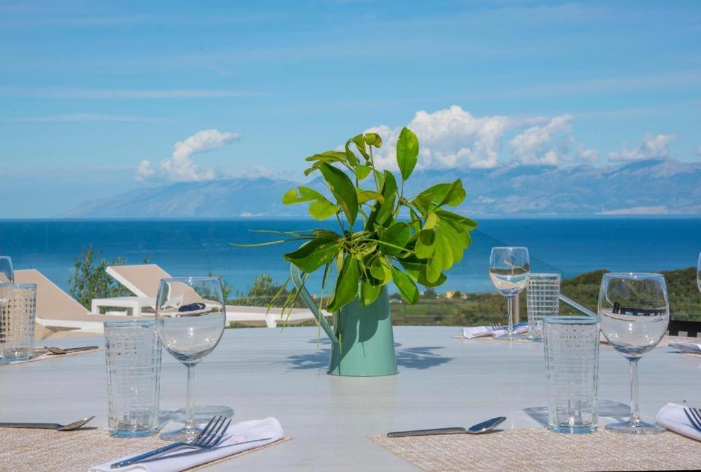 Villa Family Portes With Panoramic View! Pithos